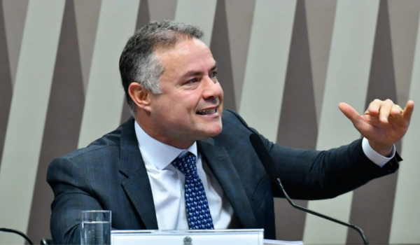 Governo Lula estuda tornar autoescola opcional para tirar CNH