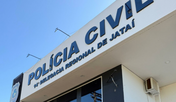 Polícia Civil prende dois suspeitos de espancar professor em Jataí; outros dois seguem foragidos