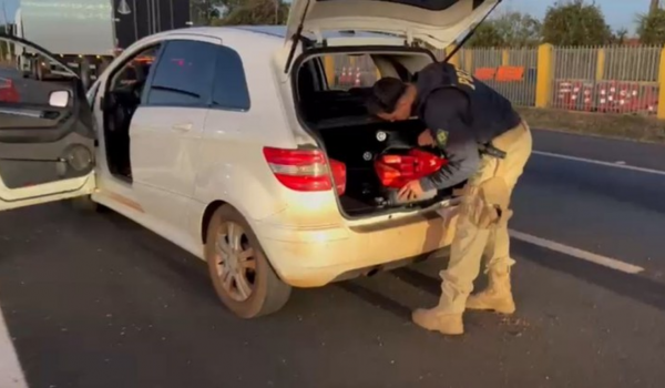 PRF apreende quase 200 tabletes de maconha na BR-050, em Catalão