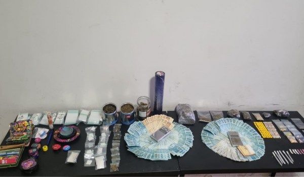 Polícia Militar prende bartender suspeito de tráfico de drogas em bairro nobre de Rio Verde