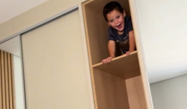 Silêncio em casa? Cuidado! Se não fosse filmado, ninguém acreditaria nessa proeza!