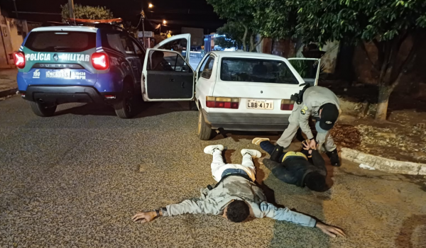 Polícia Militar de Rio Verde recupera carro furtado e prende dupla no Dom Miguel