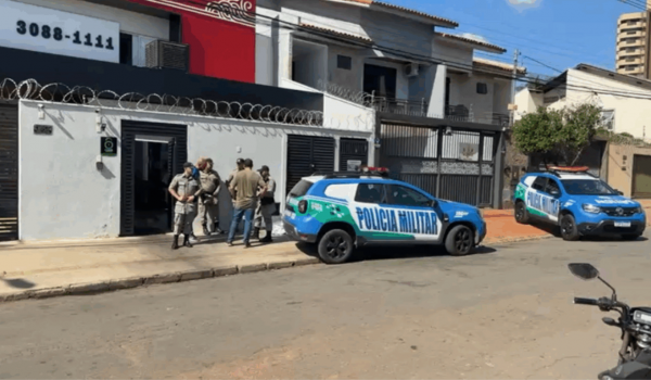 Entregador morre após ataque de abelhas durante o trabalho em Goiânia