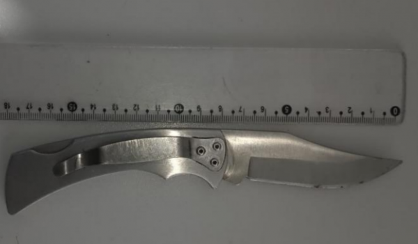 Polícia Militar apreende arma branca com indivíduo em frente a bar e boate em Montividiu