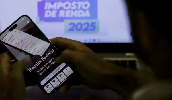 Receita Federal libera consulta ao 3º lote de restituição do Imposto de Renda 2025; 7,2 milhões serão contemplados