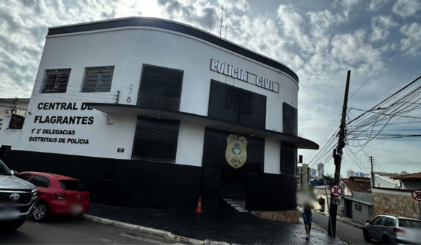 Delegado de Polícia impede homicídio em frente à delegacia em Anápolis e prende agressora em flagrante