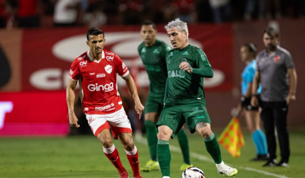 Vila Nova tropeça em casa e vê Coritiba reassumir liderança da Série B