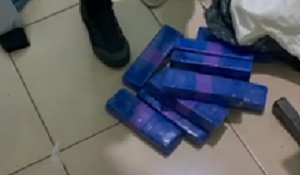 Polícia Militar estoura ponto de tráfico e apreende 9 tabletes de maconha em Santa Helena
