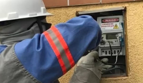Homem é preso em flagrante após tentar atropelar funcionário durante corte de energia em Mineiros