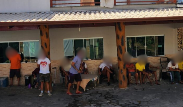 PCGO fecha clínica clandestina em Caldas Novas por manter internos em cárcere privado