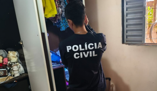 Mesmo mascarados, suspeitos de roubo são identificados pela Polícia Civil