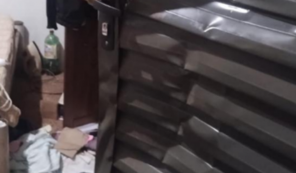 Homem em surto ameaça a própria mãe e acaba preso pela Polícia Militar