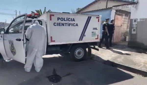 Corpo em decomposição é encontrado dentro de residência em Goiânia