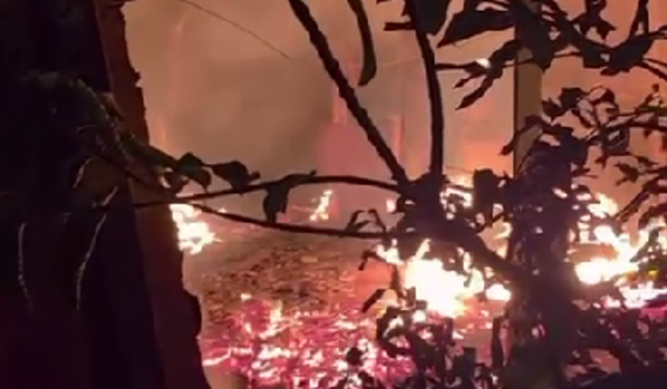 Incêndio em residência mobiliza Bombeiros e deixa duas vítimas no bairro Prolongamento do Jardim América