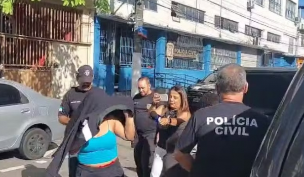 PIZZARIA VIRA PALCO DE OFENSAS RACISTAS; MULHER É PRESA