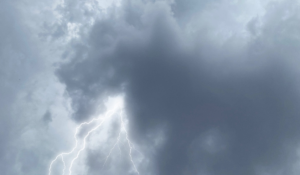 Frente fria avança e Rio Verde e outras cidades podem registrar tempestades nesta semana