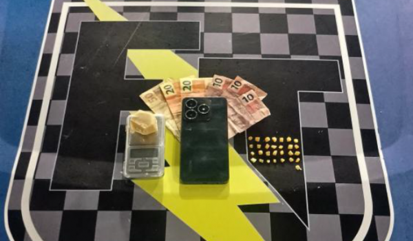 Força Tática desarticula ponto de tráfico e prende casal na Vila Santa Cruz 2, em Rio Verde