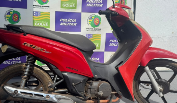 PM encontra motocicleta furtada em empresa escondida em área de mata em Rio Verde