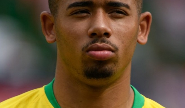 Gabriel Jesus tem boa fase no Barcelona e mira volta à Seleção Brasileira
