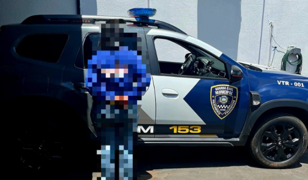 GCM contém confusão entre vizinhas e leva mulher à delegacia no Bairro Cesar Bastos, em Rio Verde