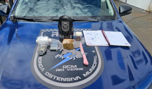 GCM flagra entrega de drogas e prende homem em residência na Vila Borges, em Rio Verde