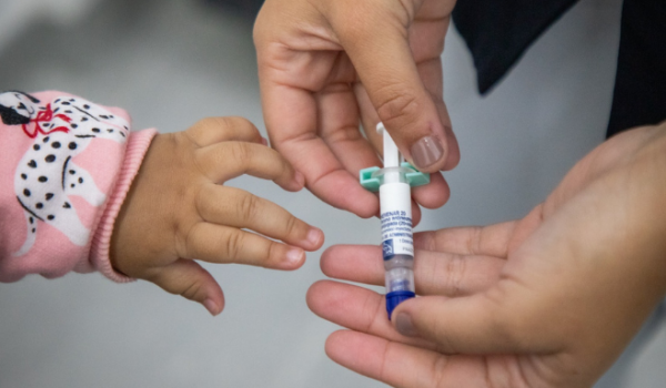 Goiás recebe mais de 25 mil doses de vacina para ampliar proteção infantil contra meningite e pneumonia