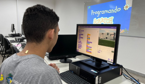 Goiás Social abre inscrições para curso gratuito de robótica em Rio Verde