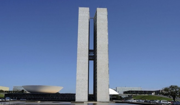 Governistas pressionam Congresso para aprovar pautas antes de 2027