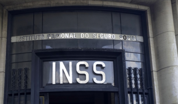 Governo Lula aciona STF para suspender processos contra a União sobre descontos indevidos no INSS