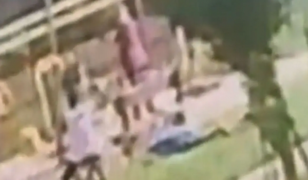 Homem morre após dar salto mortal em banco de praça em Goiânia