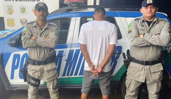 Homem é preso após supostamente agredir e ameaçar esposa no Maurício Arantes em Rio Verde