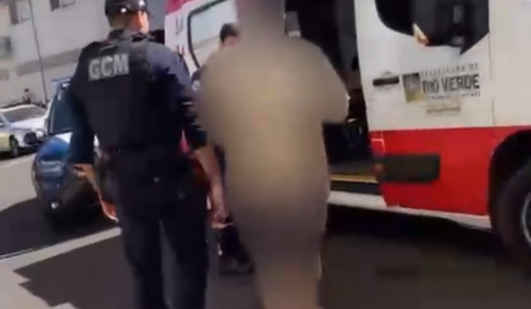 Homem suspeito de perseguir mulheres é imobilizado pela GCM após crise de surto no Bairro Popular, em Rio Verde