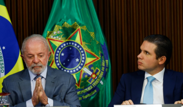 Hugo Motta manda recado ao governo sobre IOF: 