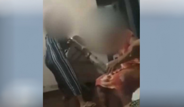 Polícia indicia filha e neta de idosa flagradas humilhando a senhora em São Simão 