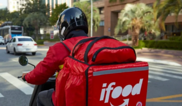 Procon Goiás autua Ifood por cobrança de taxa sem transparência nos pedidos