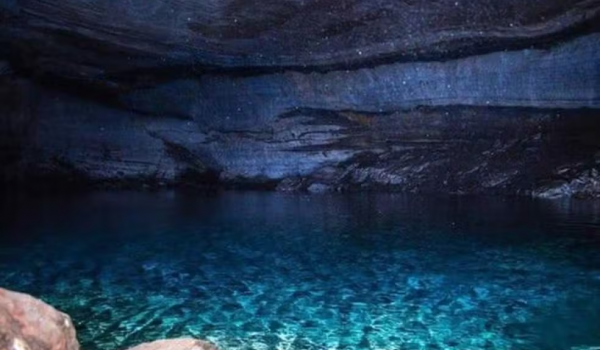 Caverna em Goiás abriga o maior lago subterrâneo da América Latina