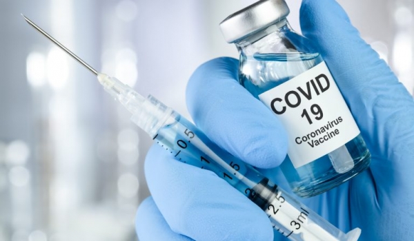 Mais de 200 mil vacinas contra Covid perderam a validade em Goiás e foram para o lixo