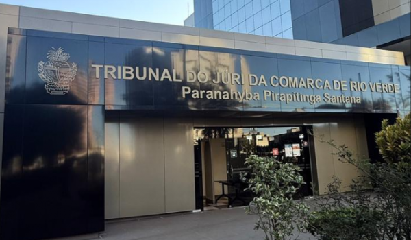 Acusada de participação na morte de travesti é absolvida pelo Tribunal do Júri em Rio Verde