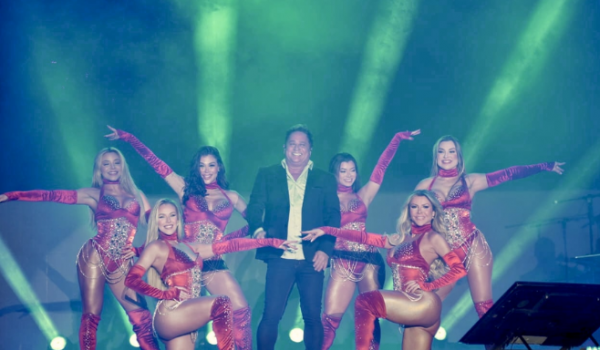 Leonardo emociona multidão e Open Farra encerra segunda noite da Expo Rio Verde em clima de celebração