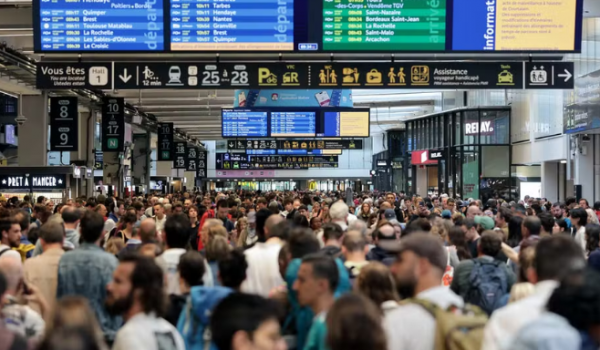 Linhas de trens na França são alvos de ataques horas antes da abertura das Olimpíadas