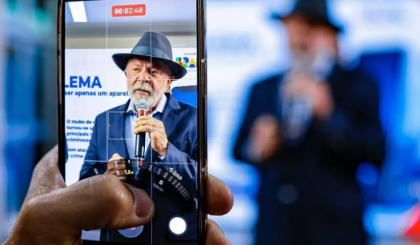 Lula diz que quer punir quem rouba, mas orienta população a ter mais cuidado com celular na rua