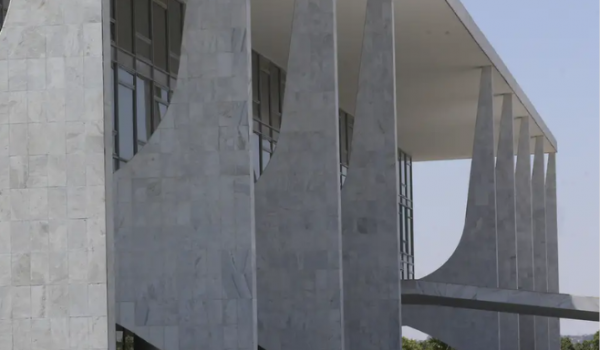 Governo Federal sanciona lei que proíbe uso de linguagem neutra na administração pública