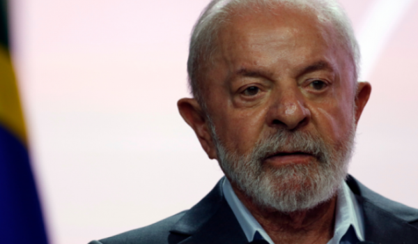 Lula veta projeto que reconhecia estágio como experiência profissional
