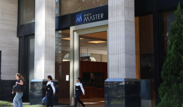 Banco Master tinha apenas R$ 4 milhões em caixa antes de liquidação, aponta diretor do BC