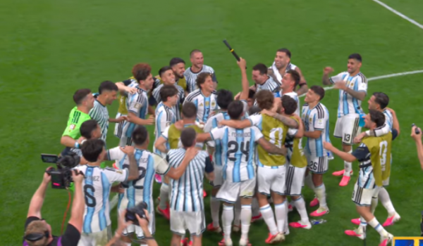 Argentina vence o Egito de virada por 3 a 2 e avança para as quartas de final da Copa do Mundo
