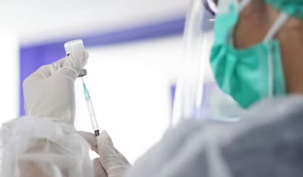 Ministério da Saúde suspende temporariamente vacina da dengue do Butantan após registro de reações graves