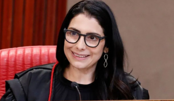 Ministra que vetou púlpito vazio de Lula na Globo já integrou governo do petista
