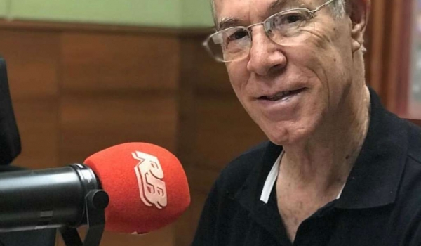 Morre um dos maiores narradores do rádio brasileiro, Edson Rodrigues