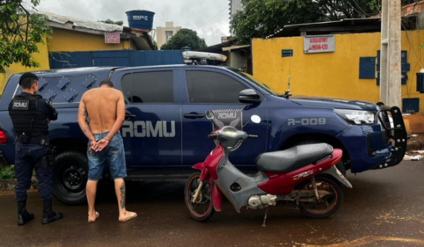 Moto furtada escondida em residência é recuperada pela ROMU no Jardim Presidente, em Rio Verde