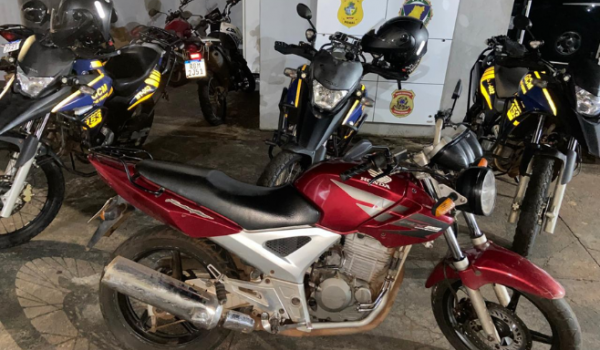 Moto comprada em feira de rolo com registro de furto em Goiânia é localizada no Bairro Mutirão, em Rio Verde